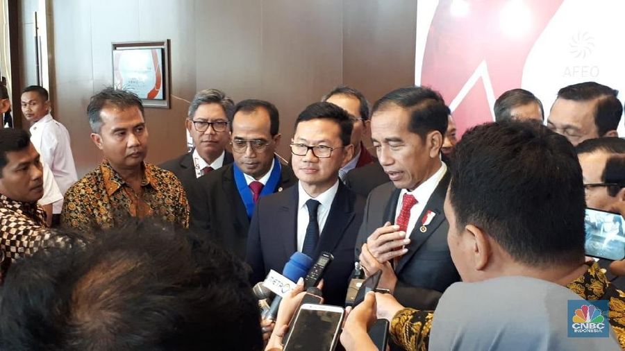 Presiden Jokowi mengaku sudah menerima daftar inventarisasi masalah draf revisi UU Nomor 30 Tahun 2002 tentang Komisi Pemberantasan Tindak Pidana Korupsi.