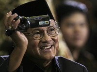 Adik Habibie: Jenazah Dibawa ke Rumah di Kuningan, Malam Ini