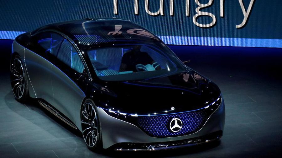 Produsen mobil Jerman Daimler menarik kembali ratusan ribu kendaraan Mercedes-Benz