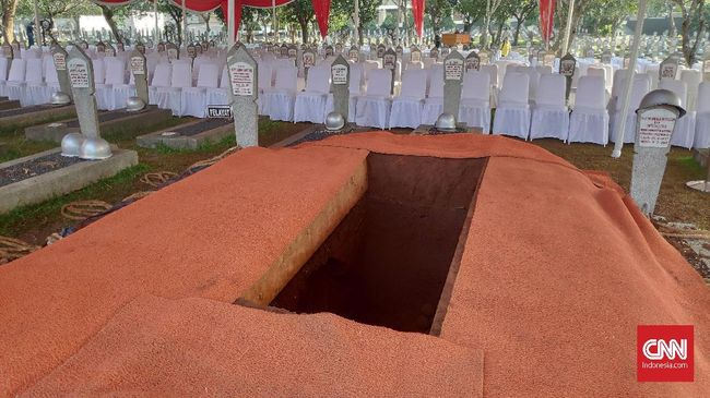 Cerita Penggali Kubur Habibie di TMP Kalibata