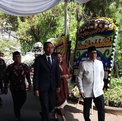 Habibie Dimakamkan di Kalibata, Jokowi Jadi Inspektur Upacara