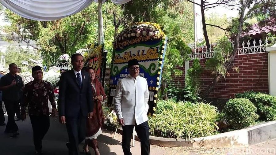 Presiden RI Joko Widodo (Jokowi) mengajak seluruh rakyat Indonesia untuk bersama-sama berdoa.
