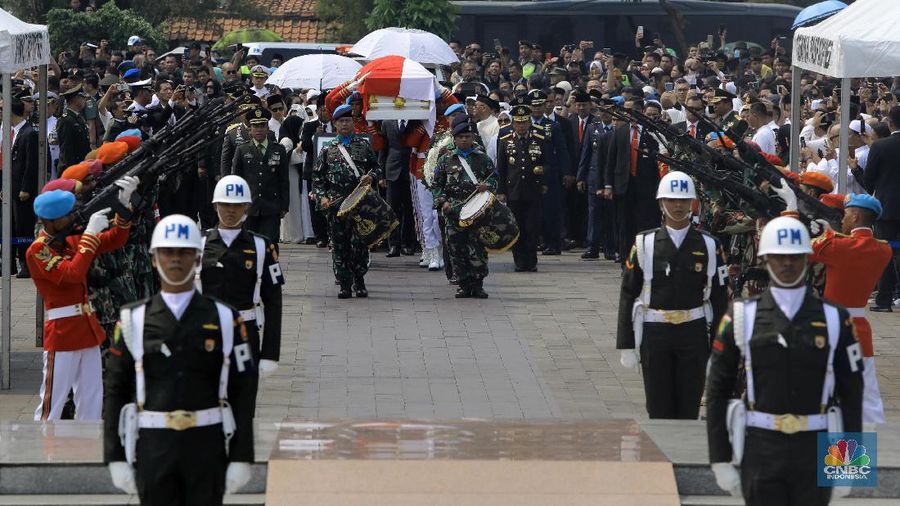 BJ Habibie wafat dalam usia 83 tahun di RSPAD Gatot Soebroto, Jakarta Pusat, Rabu (11/9/2019) pukul 18.05 WIB.