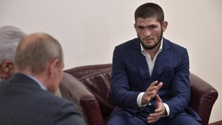 Bos UFC Bantah Rumor Putin Bantu Khabib Keluar Rusia