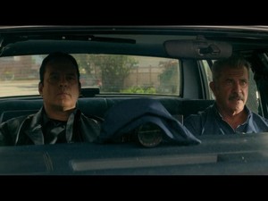 Sinopsis Dragged Across Concrete: Saat Polisi Terjebak Dunia Kriminal