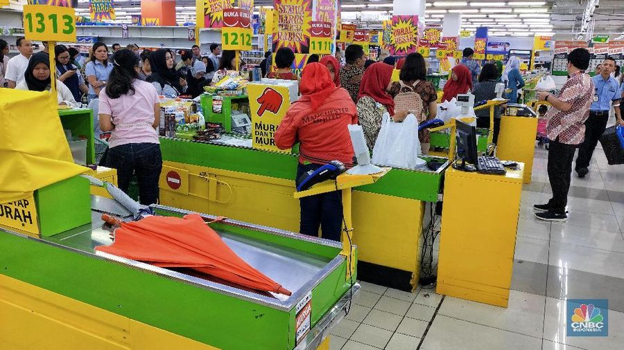 Kasir Giant (CNBC Indonesia/Andrean Kristianto)