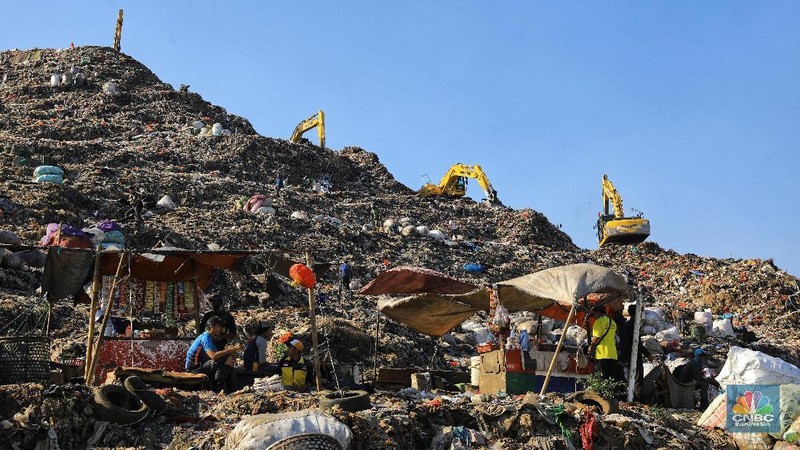 Setiap hari, jumlah volume sampah yang masuk ke TPST Bantargebang 6.500-7.000 ton dari Provinsi DKI Jakarta.