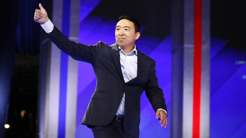 10 kandidat dari Partai Demokart AS saling adu visi, misi, dan pendapat mereka bagi masa depan Amerika Serikat serta masyarakatnya.