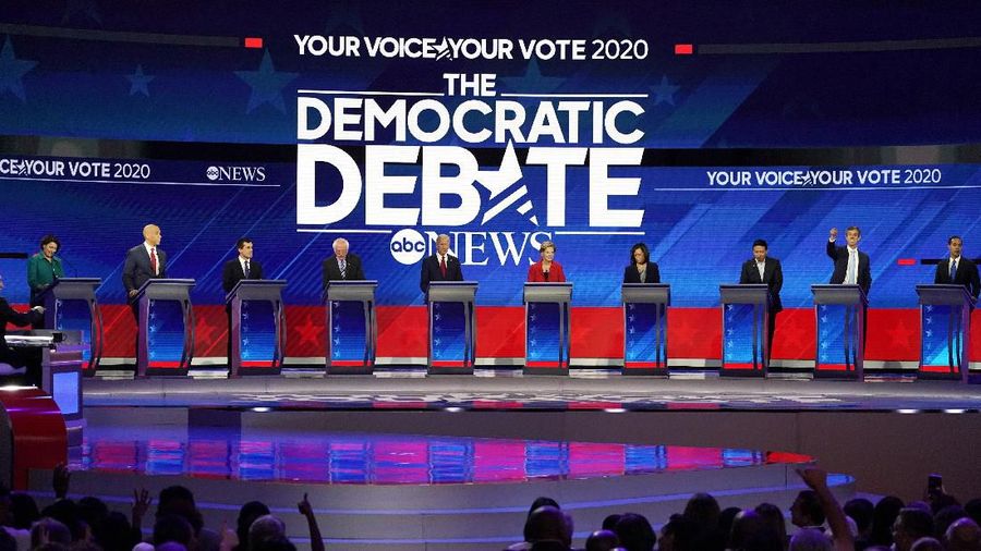 Democratic U.S. presidential candidates Senator Amy Klobuchar, Senator Cory Booker, South Bend Mayor Pete Buttigieg, Senator Bernie Sanders, former Vice President Joe Biden, Senator Elizabeth Warren, Senator Kamala Harris, entrepreneur Andrew Yang, former Rep. Beto O'Rourke and former Housing Secretary Julian Castro at the 2020 Democratic U.S. presidential debate in Houston, Texas, U.S. September 12, 2019. REUTERS/Mike Blake