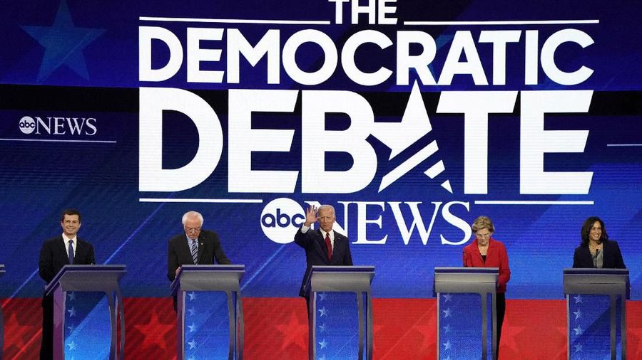 10 kandidat dari Partai Demokart AS saling adu visi, misi, dan pendapat mereka bagi masa depan Amerika Serikat serta masyarakatnya.