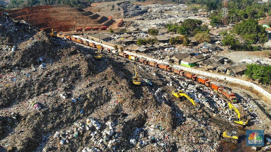 Setiap hari, jumlah volume sampah yang masuk ke TPST Bantargebang 6.500-7.000 ton dari Provinsi DKI Jakarta.
