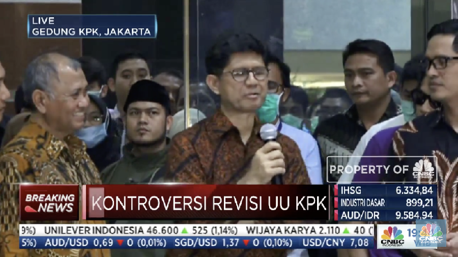 KPK mengadakan konferensi pers dadakan di kantornya hari ini (13/9/2019). Konferensi pers ini terkait dengan kontroversi revisi UU KPK.