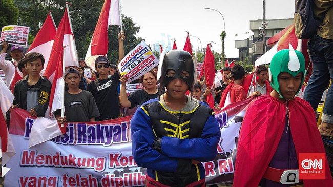 'Gundala' dan Remaja Tanggung Demo Dukung Revisi UU KPK