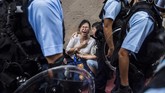 Hong Kong telah dihancurkan dengan aksi protes selama 100 hari berturut-turut. (Photo by ISAAC LAWRENCE / AFP)