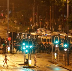 Hong Kong Masih Membara, Demonstrasi Berakhir Bentrok di Mall