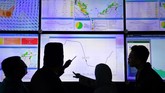 Penyemaian awan akan dilakukan di beberapa wilayah dengan tingkat pencemaran berdasarkan indeks polusi udara (API) telah melewati level 200 atau sudah mencapai kategori tidak sehat. (Mohd RASFAN / AFP)