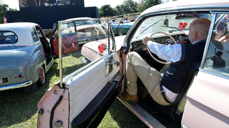 Goodwood Revival adalah balapan mobil klasik yang diselenggarakan pada 13 hingga 15 September 2019.