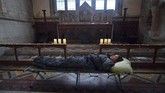 Churches Conservation Trust (CCT), yang mengelola gereja-gereja desa, menyediakan tenda dan kantong tidur sehingga para pengunjung dapat