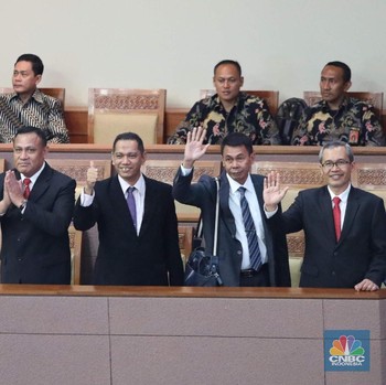 Ini Wajah Ceria Firli Cs Saat Disahkan DPR Jadi Pimpinan KPK