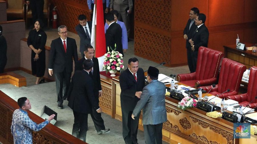 DPR menyetujui hasil uji kelayakan dan kepatutan (fit and proper test) lima calon pimpinan (capim) KPK periode 2019-2023.