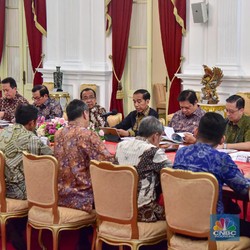 Jokowi Sebut Tekstil RI Kalah dari Vietnam dan Bangladesh