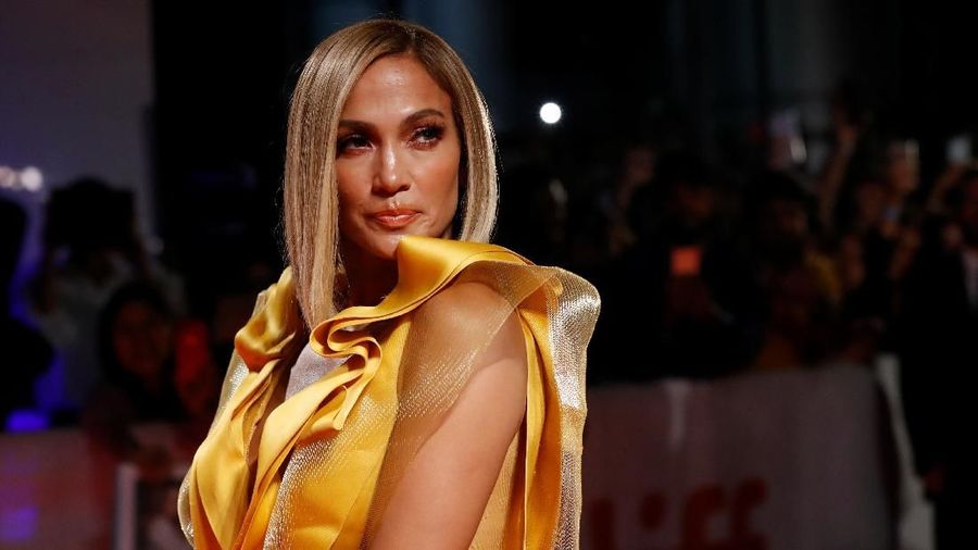 Ternyata, ada andil Warren Buffet di balik kesuksesan bisnis parfum Jenifer Lopez