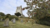 Pemandangan Gereja St Mary di Edlesborough, Buckinghamshire, Inggris. (GLYN KIRK / AFP)