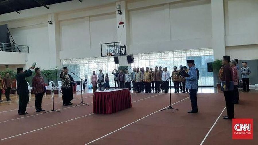 Ketua Komisi Pemberantasan Korupsi Agus Rahardjo melantik dua pejabat baru KPK di Gedung Penunjang KPK, Jakarta, Senin (16/9/2019).