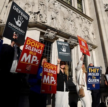 Warga Inggris Demo Tuntut Pembekuan Parlemen Boris Johnson