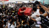 Unjuk rasa Hong Kong kali ini dianggap salah satu yang paling besar di samping Gerakan Payung lima tahun silam. (Philip FONG / AFP)