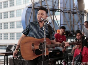 Roby Geisha Ragukan Etika Bisnis Musik Indonesia!