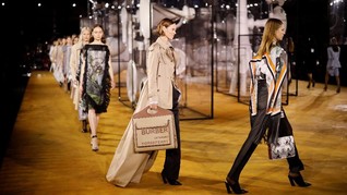 FOTO: 'Evolution', Tentang Masa Lalu dan Masa Depan Burberry