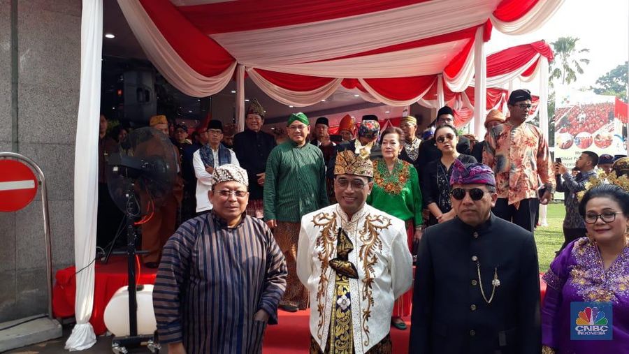 Menteri Perhubungan (Menhub) Budi Karya Sumadi memimpin upacara peringatan Hari Perhubungan Nasional di kantornya, Jakarta, Selasa (17/9/2019).