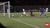 Penyerang Timnas Indonesia U-16 Ahmad Athallah memecah kebuntuan skuat besutan Bima Sakti dengan mencetak gol pada menit ke-37. (CNNIndonesia/Safir Makki)