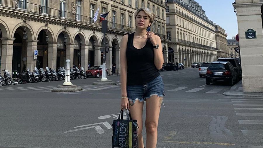 Nikita Mirzani buka-bukaan soal sumber duitnya yang bikin tajir melintir.