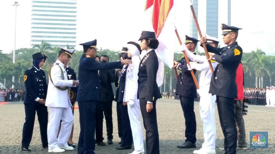 Mereka semua merupakan lulusan sejumlah sekolah milik Kementerian Perhubungan (Kemenhub).