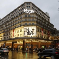 Wisata di Paris? Jangan Lupa ke 4 Surga Belanja Kosmetik Ini