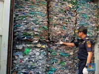 Terungkap! Impor Puluhan Kontainer Sampah RI dari Singapura