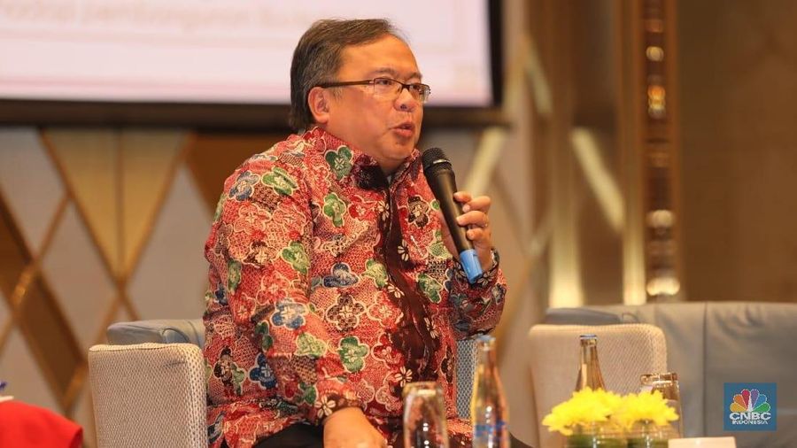 Menteri PPN Bambang Brodjonegoro ekonomi Indonesia harus berubah dari bergantung pada komoditas dan migas, ke manufaktur.