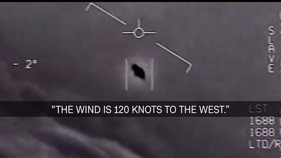 Pada Desember 2017 dan Maret 2018, The New York Times merilis video yang menunjukkan pilot Angkatan Laut AS sedang membuntuti UFO