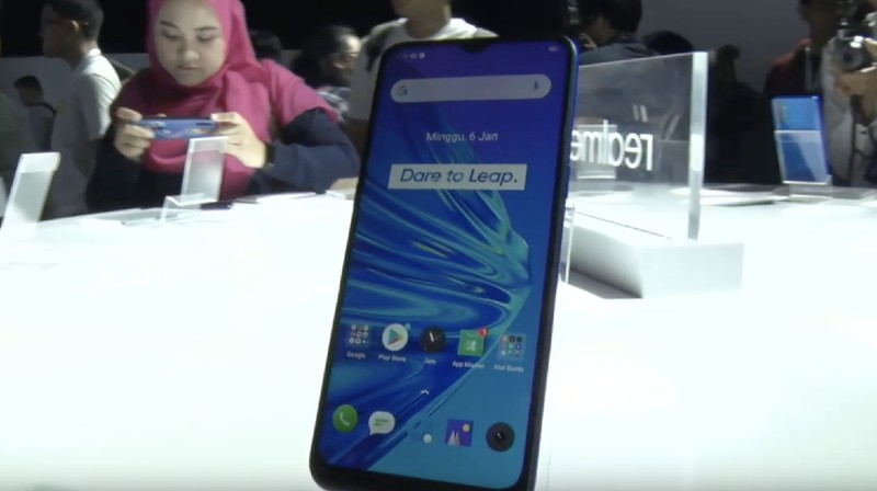 Realme memperkenalkan dua gawainya yaitu realme 5 dan realme 5 pro yang resmi meluncur di Indonesia