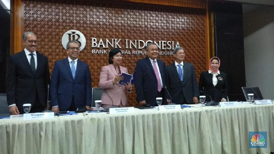BI membantu perbankan untuk mengatasi keketatan likuiditas yang terjadi disebut perbankan. Caranya dengan melonggarkan aturan RIM.