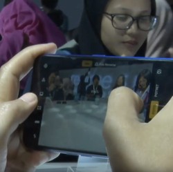 Ikut Samsung dan Apple, Realme Jual HP Tanpa Charger