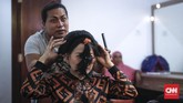 Para pemain Srimulat Surabaya ini sebagian besar adalah anggota baru. Meski begitu, tak menyiratkan semangat mereka untuk mentas demi nama Srimulat. (CNN Indonesia/Safir Makki)