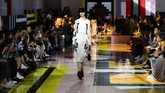 Prada menampilkan koleksi terbarunya di Milan Fashion Week pada 18 September 2019 lalu. (Tiziana FABI / AFP)