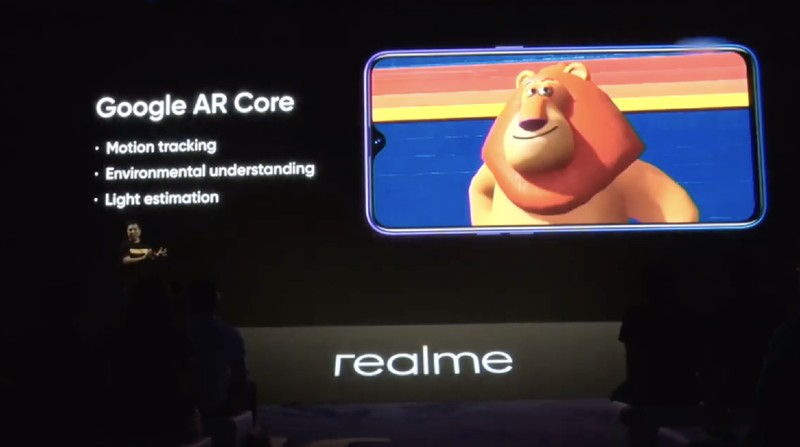 Realme memperkenalkan dua gawainya yaitu realme 5 dan realme 5 pro yang resmi meluncur di Indonesia