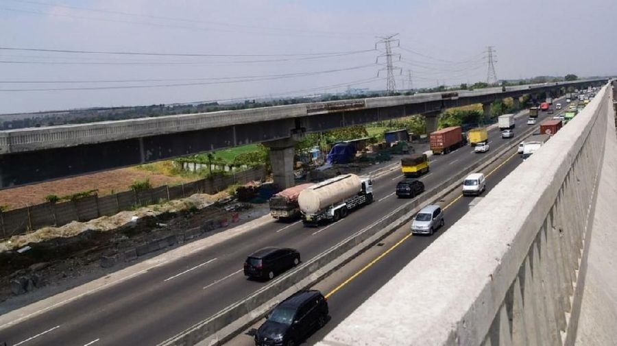 Jasa Marga masih mempertimbangkan skema tarif tol layang dan ruas di bawahnya.