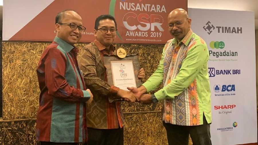 PT Hutama Karya kembali meraih penghargaan Zambrud CSR yang merupakan penghargaan tertinggi di bidang Corporate Social Responsibility (CSR).