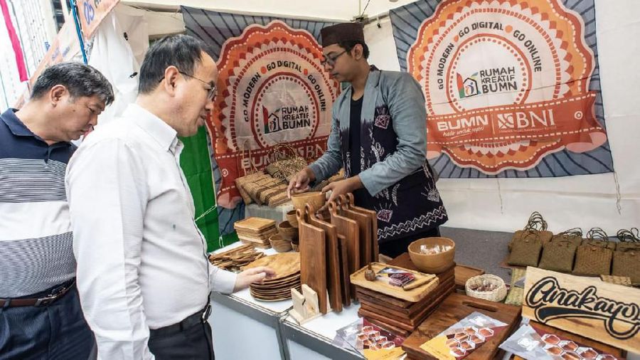 BNI mengajak lima UMKM binaannya untuk memamerkan produk-produk terbaik mereka dalam acara Indonesia Festival yang diselenggarakan Kedutaan Besar Republik Indonesia (KBRI) untuk Korea di Seoul pada 20 – 22 September 2019. (Dok. BNI)