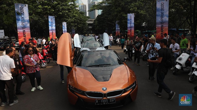 Konvoi kendaraan listrik ini menjadi rangkaian penyelenggaraan balap mobil Formula E